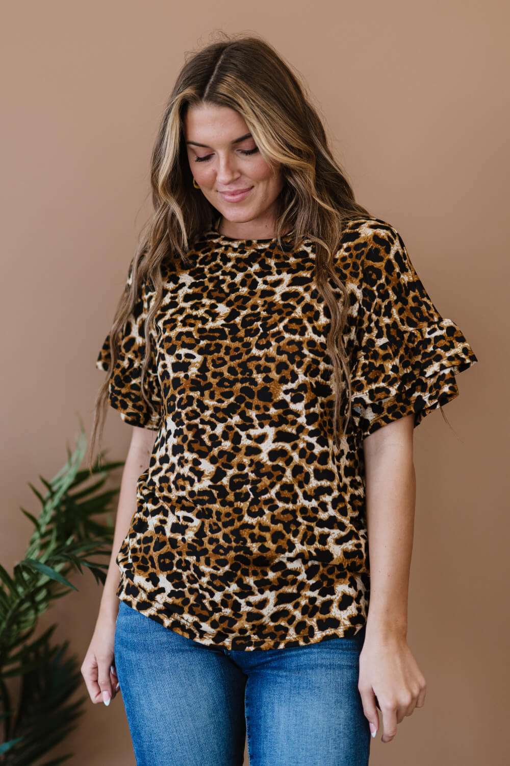 Doe & Rae Lookin' Fabulous Full Size Run Leopard Print Tee